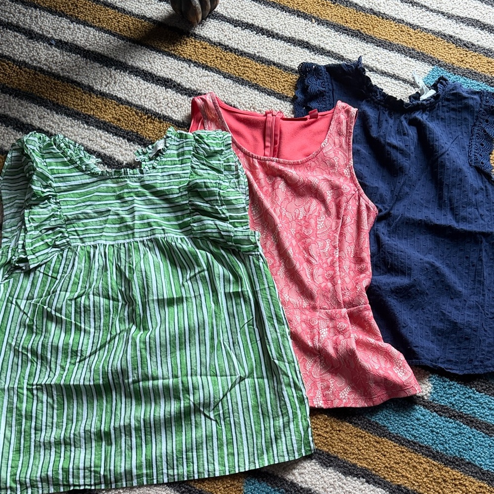 Set of Three Sleeveless Tops - Loft, Elle, Blu Pepper - Size Small